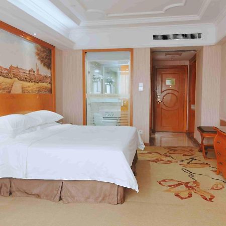 Vienna International Hotel Guigang Hecheng Road Eksteriør bilde