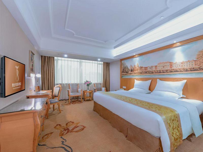 Vienna International Hotel Guigang Hecheng Road Eksteriør bilde