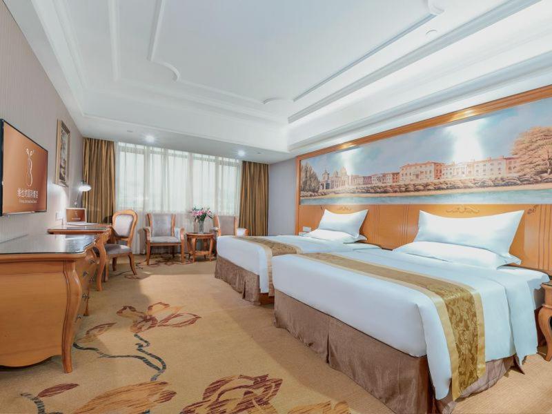 Vienna International Hotel Guigang Hecheng Road Eksteriør bilde